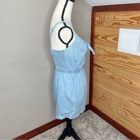 As U Wish Chambray Denim Cotton Tie Front Romper in Sky Blue Small - Picture 4 of 13